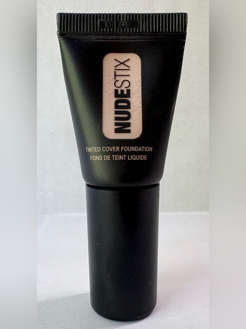 NudeStix TINTED COVER LIQUID FOUNDATION Nude 1.5